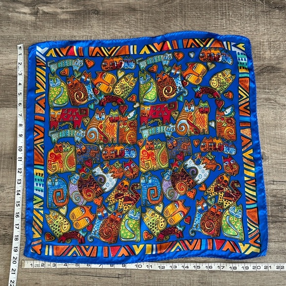 100% Silk Cat Print Scarf - Picture 2 of 5